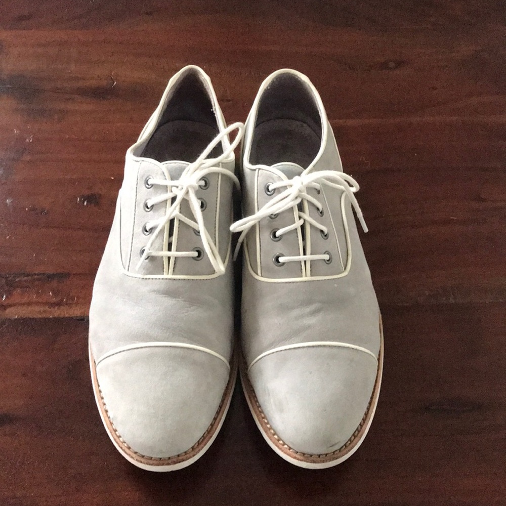 Johnston & Murphy women’s lace up suede oxfords